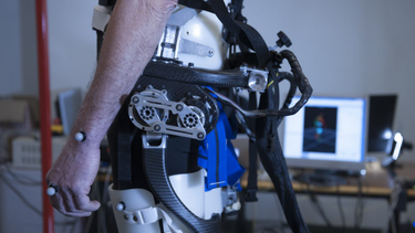 OpenGraph image for arstechnica.com/science/2017/05/quick-twisting-pelvic-robot-could-keep-you-upright-when-youre-old/?utm_content=buffera636c&utm_medium=social&utm_source=twitter.com&utm_campaign=buffer