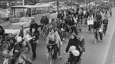 OpenGraph image for bicycledutch.wordpress.com/2011/10/20/how-the-dutch-got-their-cycling-infrastructure/