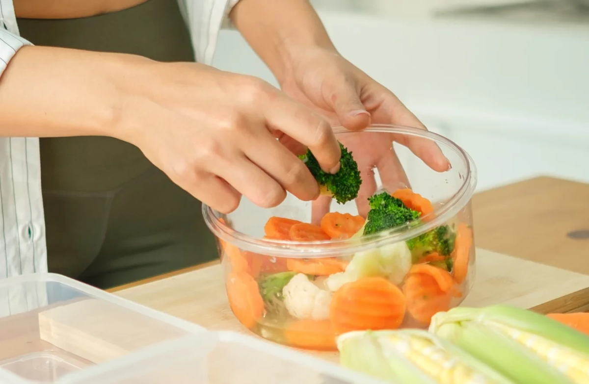 Best Foods to Eat During the Luteal Phase - Inito Blogs