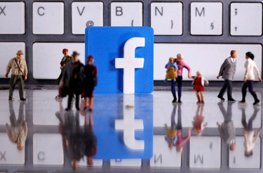 OpenGraph image for ca.news.yahoo.com/facebook-takes-down-certain-posts-180547824.html?soc_src=social-sh&soc_trk=tw