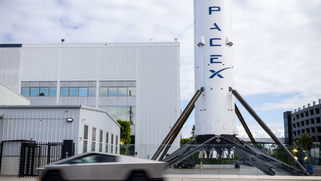Preview image for: SpaceX-Tesla Merger Talk Resurfaces