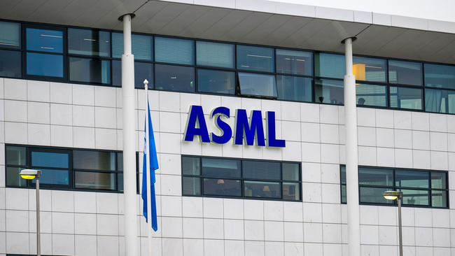 Preview image for: US-China AI Feud: ASML Navigates Sales vs. Geopolitics