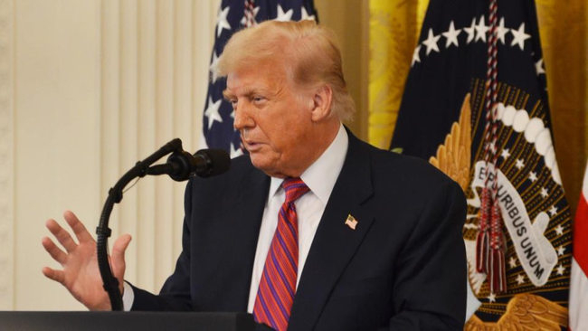 Preview image for: Trump Orders Review of Crypto Payment Rail Access
