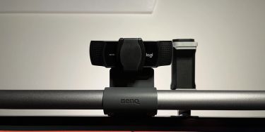 https://dev.to/nickytonline/benq-screenbar-halo-monitor-light-review-54ej