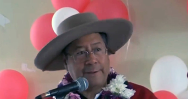 OpenGraph image for eldeber.com.bo/pais/arce-anuncia-que-continuara-el-desbloqueo-de-carreteras-y-que-ningun-bloqueo-salvara-a-pedofilos_388770