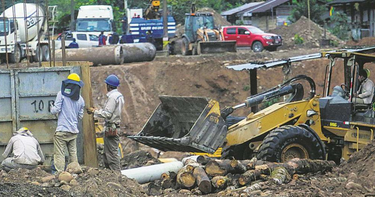 OpenGraph image for eldeber.com.bo/pais/resurge-la-presion-para-entrar-al-tipnis-y-terminar-los-70-km-de-via-que-faltan_280607