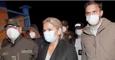 OpenGraph image for eldeber.com.bo/politica/ocho-observaciones-tras-sentencia-contra-anez-vulneracion-de-derechos-y-motivaciones-politicas-segun_281370