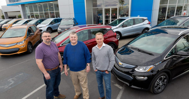 OpenGraph image for electrek.co/2018/03/01/gm-cant-take-advantage-tesla-model-3-delays-chevy-bolt-ev/