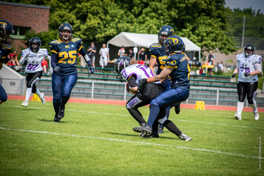 OpenGraph image for en.m.wikipedia.org/wiki/Comparison_of_American_and_Canadian_football