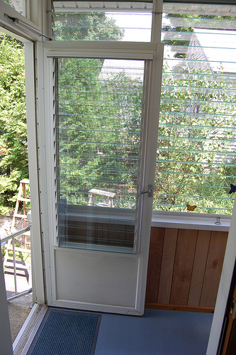 OpenGraph image for en.wikipedia.org/wiki/Jalousie_window