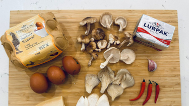 OpenGraph image for facileetdelicieux.substack.com/p/wild-mushroom-and-garlic-omelette