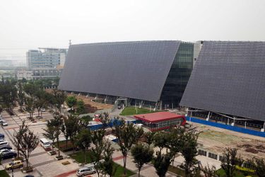 OpenGraph image for futurism.com/china-just-exceeded-its-2020-target-for-solar-installations/amp/