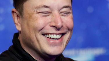 OpenGraph image for gizmodo.com/elon-musk-laughs-twitter-haraldur-thorleifsson-layoff-1850196254