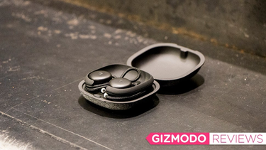 OpenGraph image for gizmodo.com/googles-pixel-buds-arent-even-close-to-being-good-1820411288