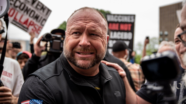 OpenGraph image for gizmodo.com/the-chumboxes-that-helped-alex-jones-stay-in-business-1847949954