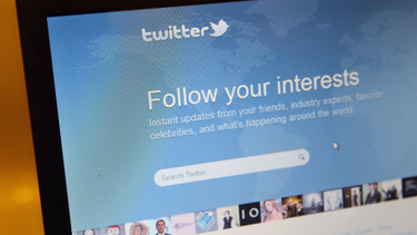 OpenGraph image for gizmodo.com/twitter-borked-its-own-platform-trying-to-fix-its-nazi-1841137055?rev=1579726008034