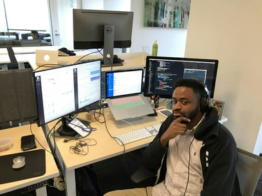 OpenGraph image for hackernoon.com/interviewing-as-an-outsider-how-i-finally-got-seen-in-tech-f50803166462