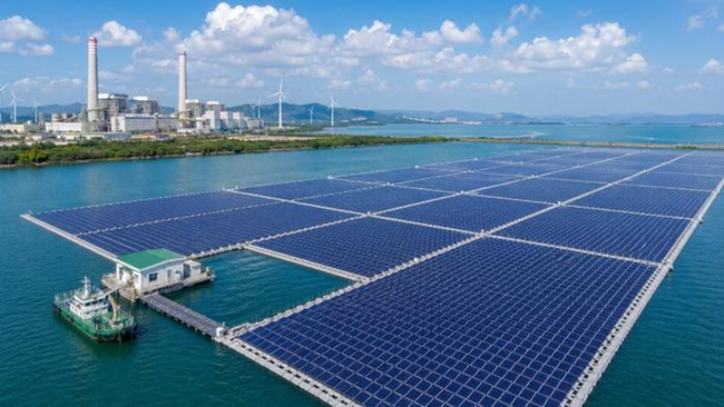 Preview image for: Floating Solar Farms Yield 12% More Power