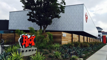 OpenGraph image for kotaku.com/riot-settles-lawsuit-will-pay-every-female-employee-si-1840156366