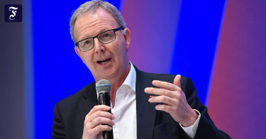 OpenGraph image for m.faz.net/aktuell/politik/wer-die-corona-app-hat-soll-zuerst-wieder-ins-restaurant-duerfen-16759932.html