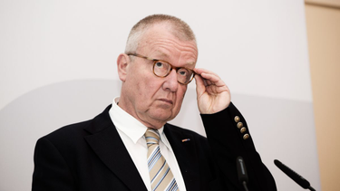 OpenGraph image for m.spiegel.de/politik/deutschland/ruprecht-polenz-cdu-twittern-gegen-voelkisches-gedankengut-a-1262991.html