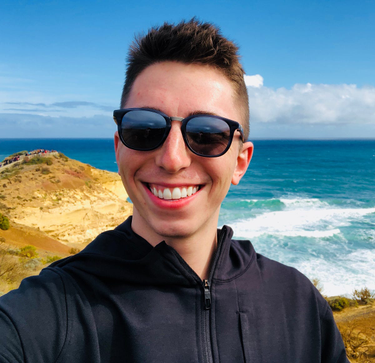 OpenGraph image for medium.com/the-idea/q-a-zach-kahn-podcast-marketing-lead-at-vox-media-44d5b8d69b74