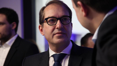 OpenGraph image for netzpolitik.org/2018/nun-offiziell-bundesrechnungshof-zerpflueckt-ex-minister-alexander-dobrindt/