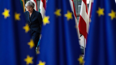 OpenGraph image for news.sky.com/story/theresa-may-back-my-chequers-plan-or-brexit-wont-happen-11437460