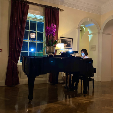 OpenGraph image for photo.cate.blog/2020/10/%f0%9f%8e%b9%f0%9f%a5%b0/