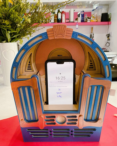 OpenGraph image for photo.cate.blog/2021/05/%f0%9f%93%b1%f0%9f%8e%b6/