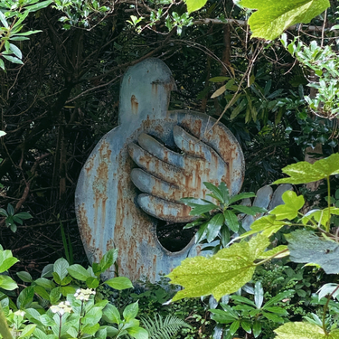 OpenGraph image for photo.cate.blog/2021/08/hug/