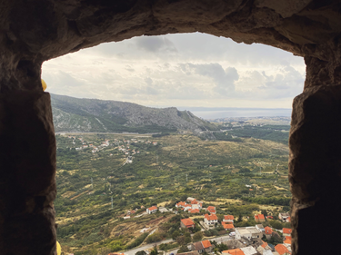 OpenGraph image for photo.cate.blog/2021/10/view-from-the-fortress-%f0%9f%87%ad%f0%9f%87%b7/