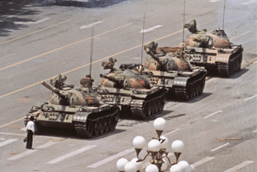 OpenGraph image for phototrend.fr/2017/11/dessous-des-images-homme-tiananmen/