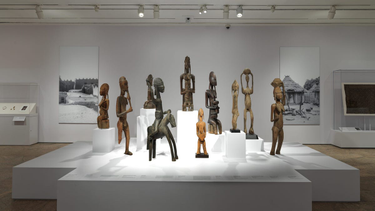 OpenGraph image for qz.com/africa/1794786/met-museums-sahel-exhibit-enters-the-battle-to-own-african-art/