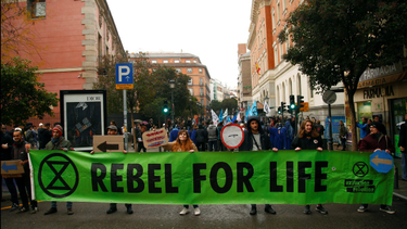 OpenGraph image for qz.com/work/1776861/extinction-rebellion-is-using-holacracy-to-scale-its-international-movement/