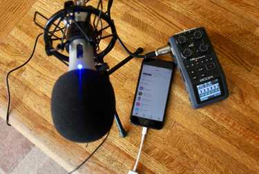 OpenGraph image for sixcolors.com/post/2016/12/recording-a-podcast-locally-on-ios-without-a-mac/