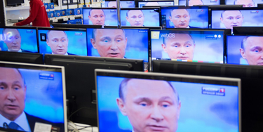 OpenGraph image for theintercept.com/2016/10/11/in-the-democratic-echo-chamber-inconvenient-truths-are-recast-as-putin-plots/