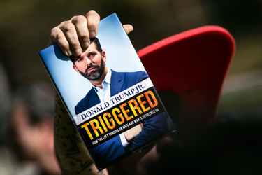 OpenGraph image for theoutline.com/post/8244/donald-trump-jr-triggered-review-this-book-sucks?zi=4powzrgg&zd=3