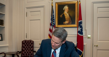 OpenGraph image for tn.chalkbeat.org/2021/5/24/22452478/tennessee-governor-signs-bill-restricting-how-race-and-bias-can-be-taught-in-schools