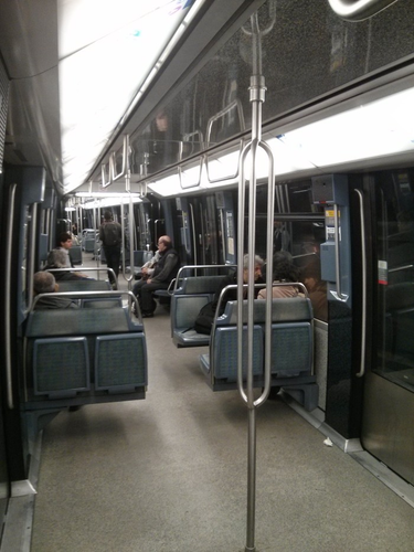 OpenGraph image for uxdetails.wordpress.com/2014/05/01/triple-handle-in-subway/