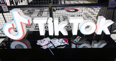 OpenGraph image for adweek.com/digital/tiktok-confirms-its-testing-social-shoppable-videos/