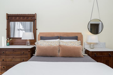 OpenGraph image for airbnb.com/rooms/166771