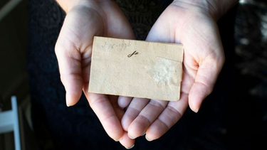 OpenGraph image for bbc.com/future/article/20210616-how-the-forgotten-tricks-of-letterlocking-shaped-history