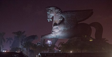 OpenGraph image for bloodhorse.com/horse-racing/articles/225917/stronach-group-considers-changes-to-gulfstream-facility