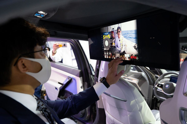 OpenGraph image for bloomberg.com/news/articles/2022-08-04/bmw-bets-the-fuss-over-its-heated-seat-subscriptions-will-pass