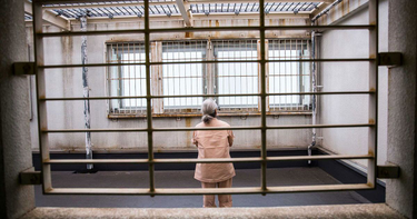 OpenGraph image for bloomberg.com/news/features/2018-03-16/japan-s-prisons-are-a-haven-for-elderly-women