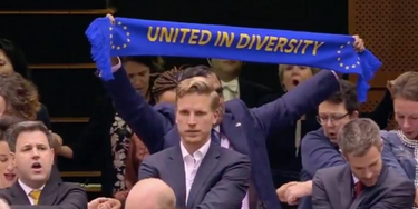 OpenGraph image for businessinsider.com/video-european-parliament-sings-auld-lang-syne-after-approving-brexit-2020-1?r=DE&IR=T