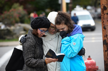 OpenGraph image for buzzfeednews.com/article/buzzfeednews/pittsburgh-synagogue-shooting?bftwnews&utm_term=4ldqpgc#4ldqpgc