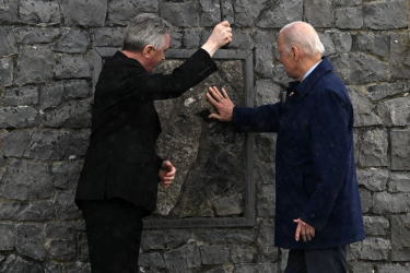 OpenGraph image for catholicnewsagency.com/news/254105/biden-has-tearful-meeting-with-priest-who-performed-last-rites-on-his-son#.ZDq5jESEqjE.twitter