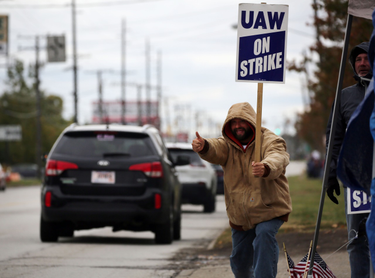 OpenGraph image for cleveland.com/business/2019/10/parma-uaw-workers-stay-on-picket-lines-as-they-react-to-news-of-tentative-agreement-with-gm.html